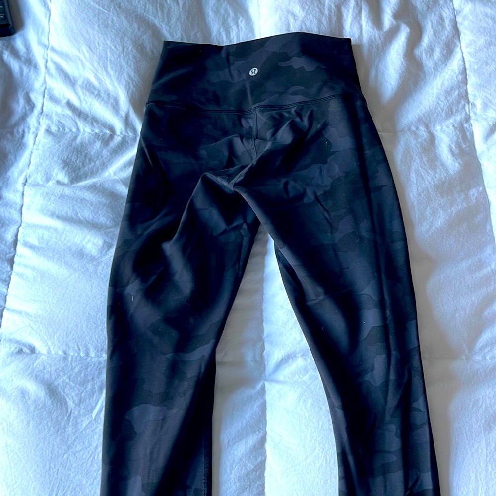 Lululemon camo leggings size 6
